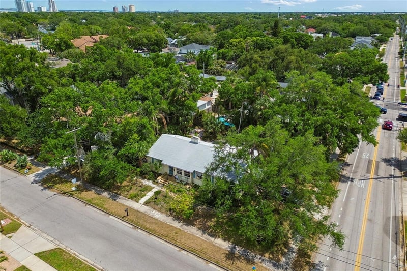 3812 Empedrado St, Tampa, FL 33629