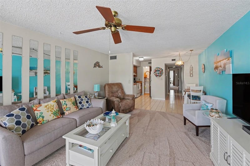 6400 46th Ave #214, Kenneth City, FL 33709