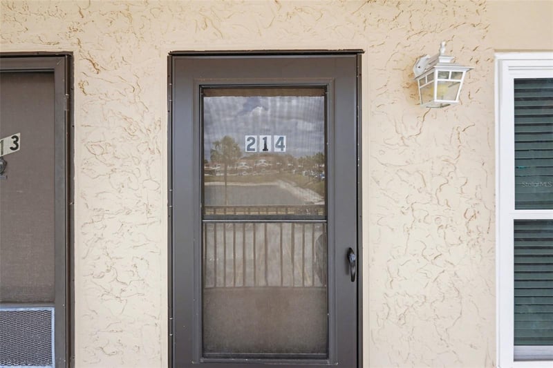 6400 46th Ave #214, Kenneth City, FL 33709