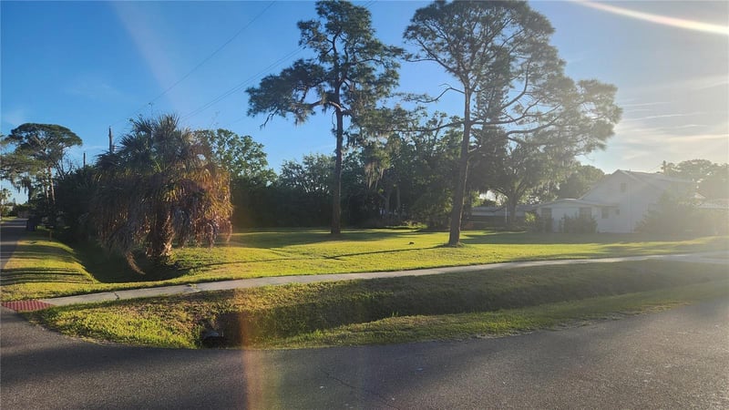 4th Ave Sw, Ruskin, FL 33570