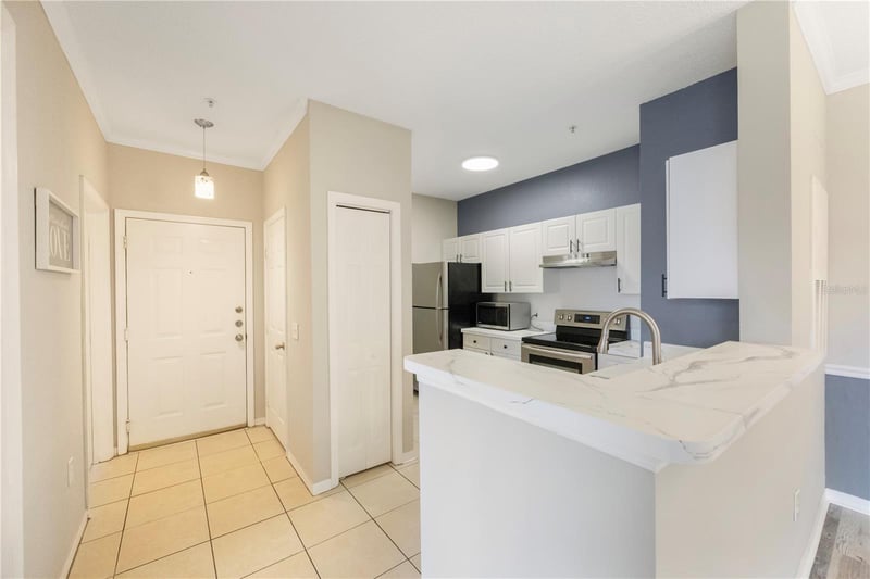 18001 Richmond Place Dr #1010, Tampa, FL 33647