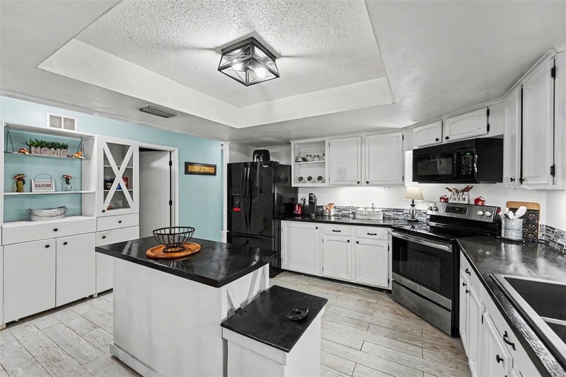 429 Manor Blvd, Palm Harbor, FL 34683