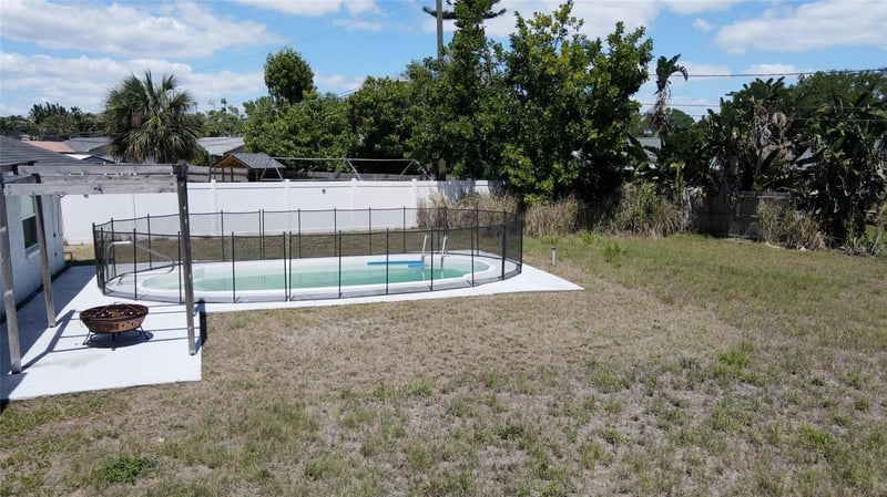4356 Tarpon Dr, St Petersburg, FL 33705