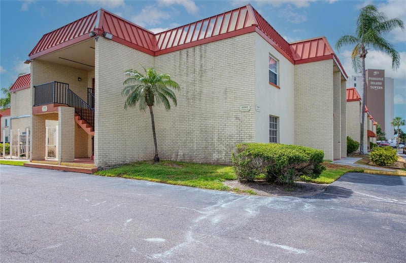 10365 Paradise Blvd #9, Treasure Island, FL 33706