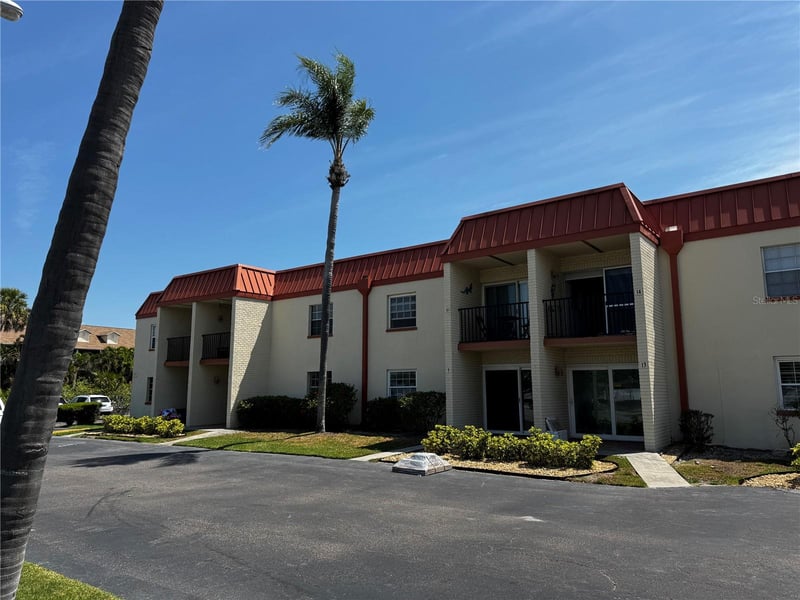 10365 Paradise Blvd #9, Treasure Island, FL 33706