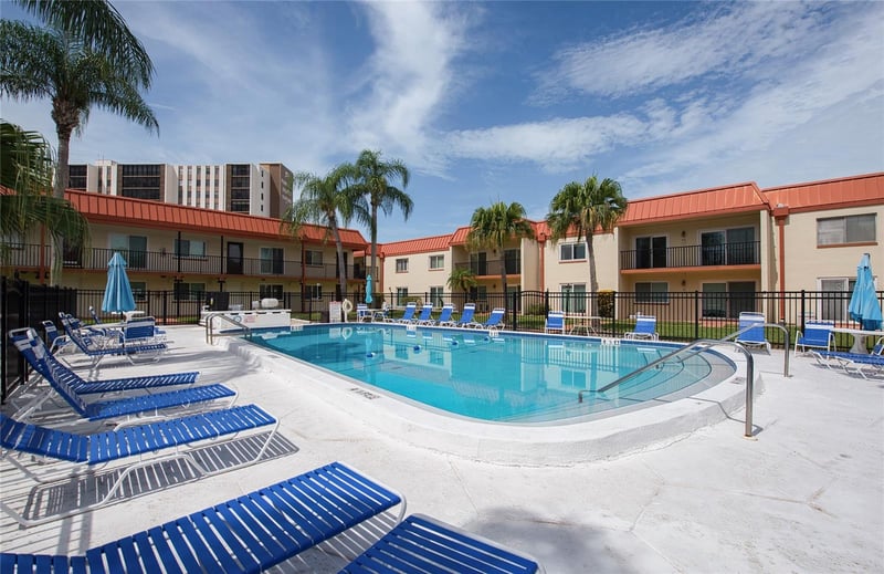 10365 Paradise Blvd #9, Treasure Island, FL 33706