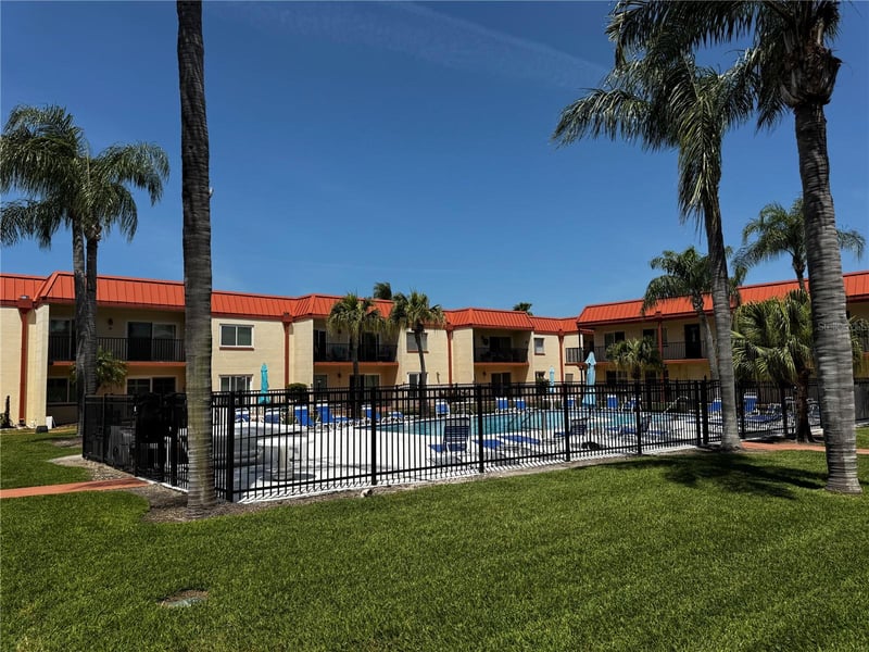 10365 Paradise Blvd #9, Treasure Island, FL 33706