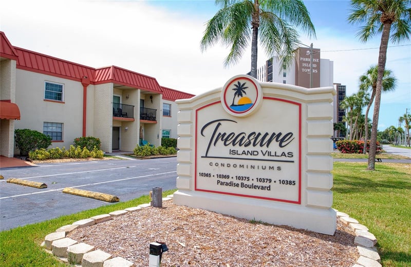 10365 Paradise Blvd #9, Treasure Island, FL 33706