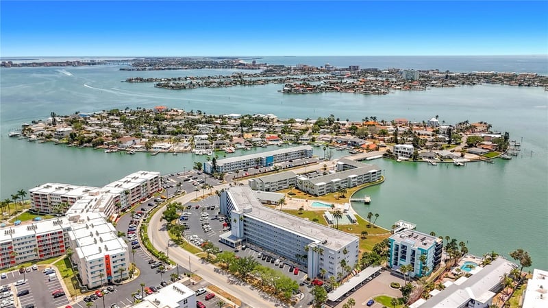 1868 Shore Dr #503, South Pasadena, FL 33707