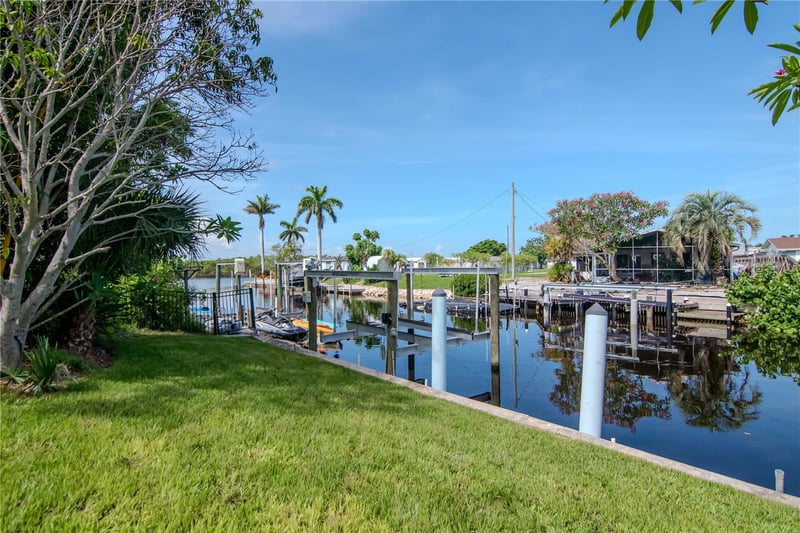 106 Steven St, Ruskin, FL 33570