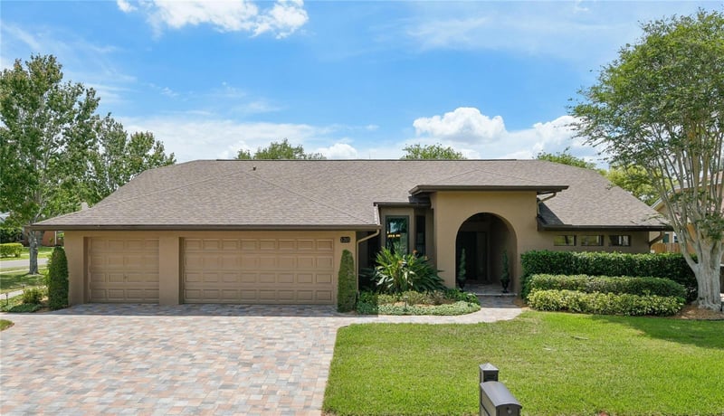 1215 Huntington Ln, Safety Harbor, FL 34695