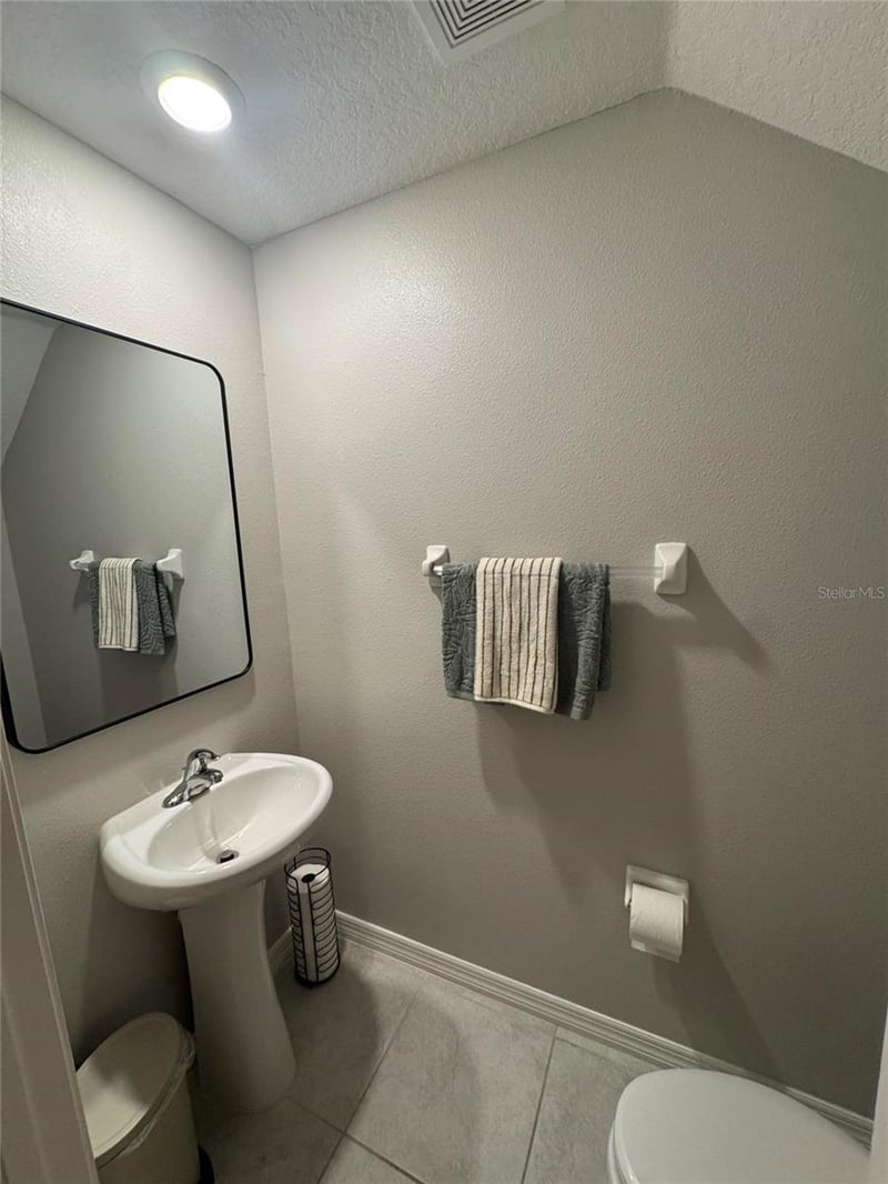 9640 Pembrooke Pines Dr, Sun City Center, FL 33573