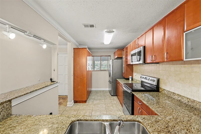 6334 Newtown Cir #34B3, Tampa, FL 33615