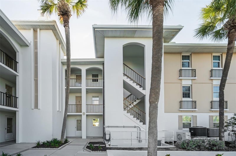 2500 Gulf Blvd #204B, Belleair Beach, FL 33786