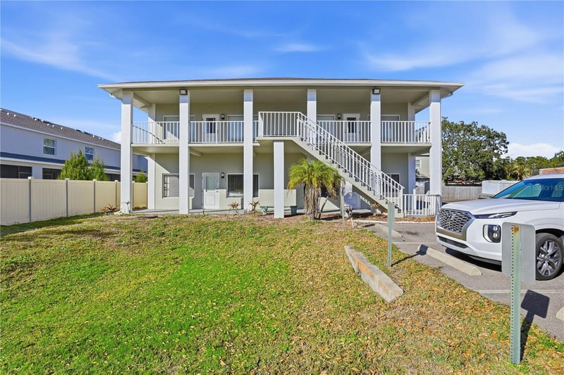 12597 Walsingham Rd, Largo, FL 33774