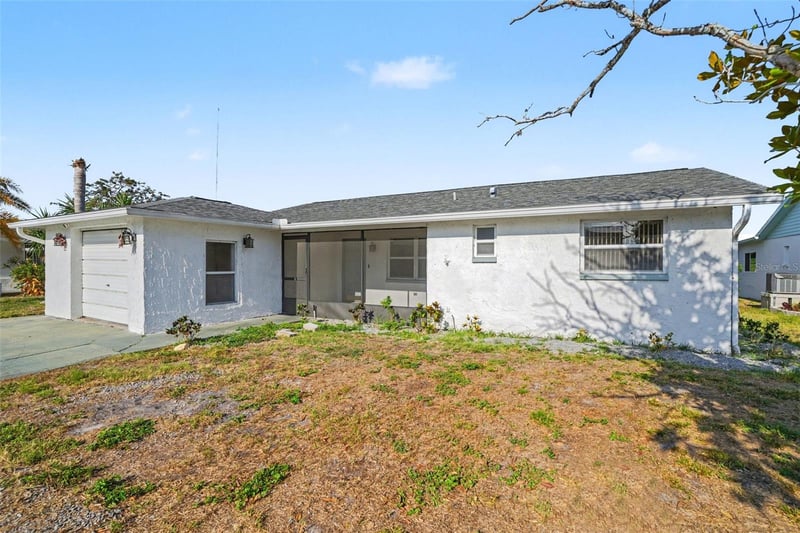 2217 Harrison Dr, Holiday, FL 34691