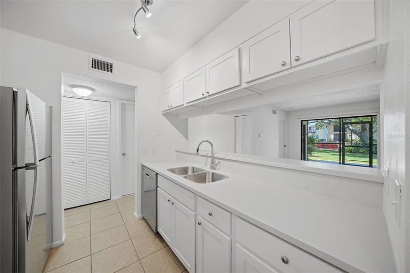 3001 58th Ave S #1005, St Petersburg, FL 33712