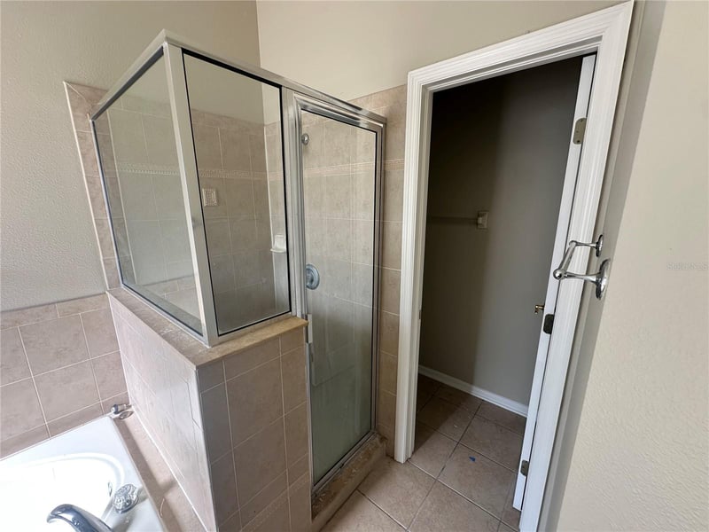 8105 Water Tower Dr, Tampa, FL 33619