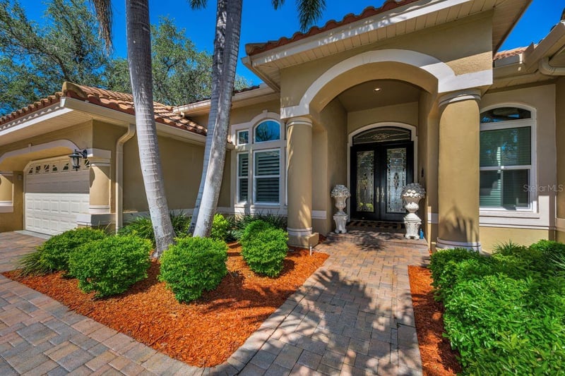 970 Southern Pine Ct, St Petersburg, FL 33703