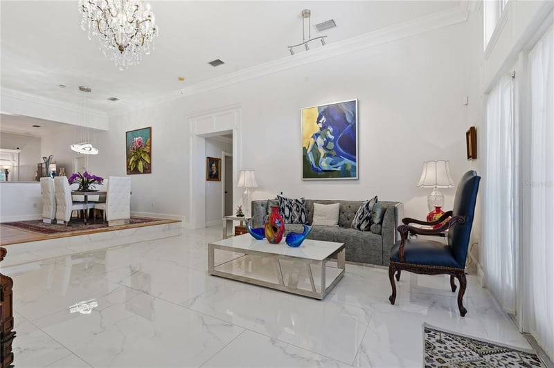 121 Harbor View Ln, Belleair Bluffs, FL 33770