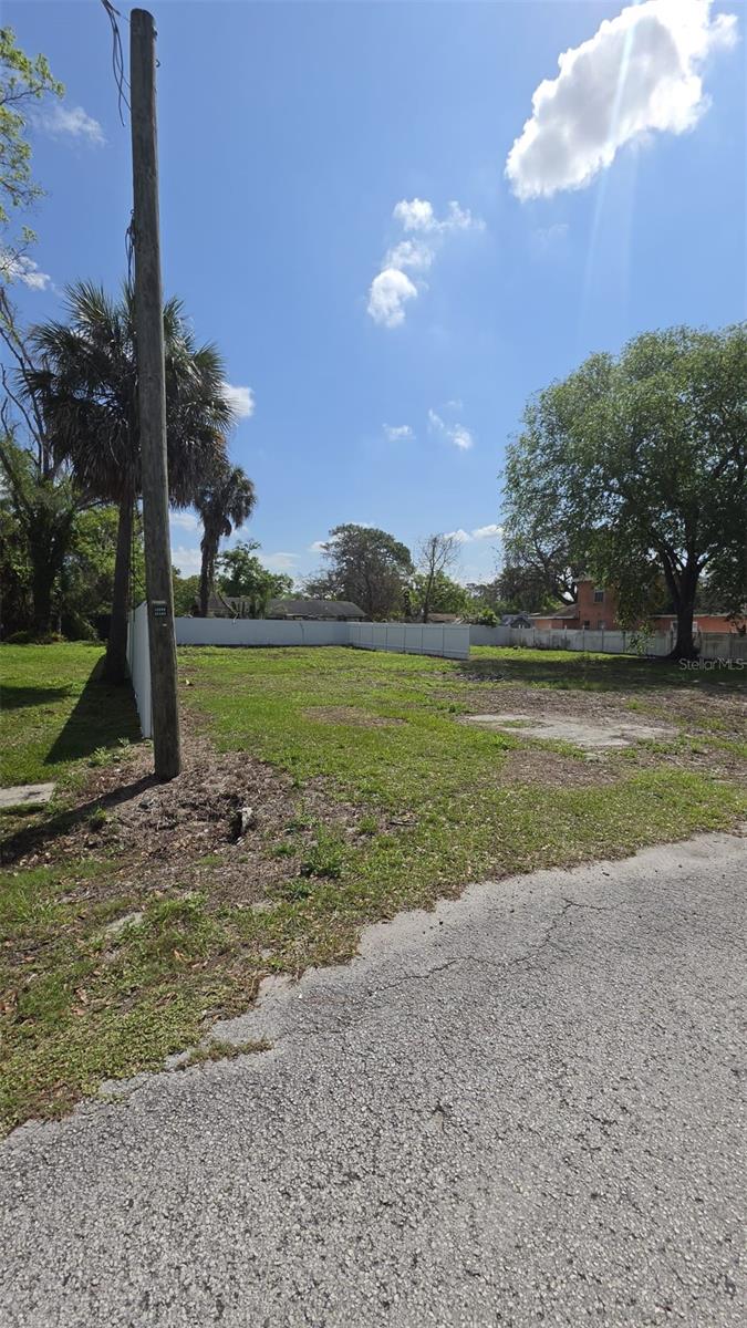 12505 Four Oaks Rd, Tampa, FL 33624