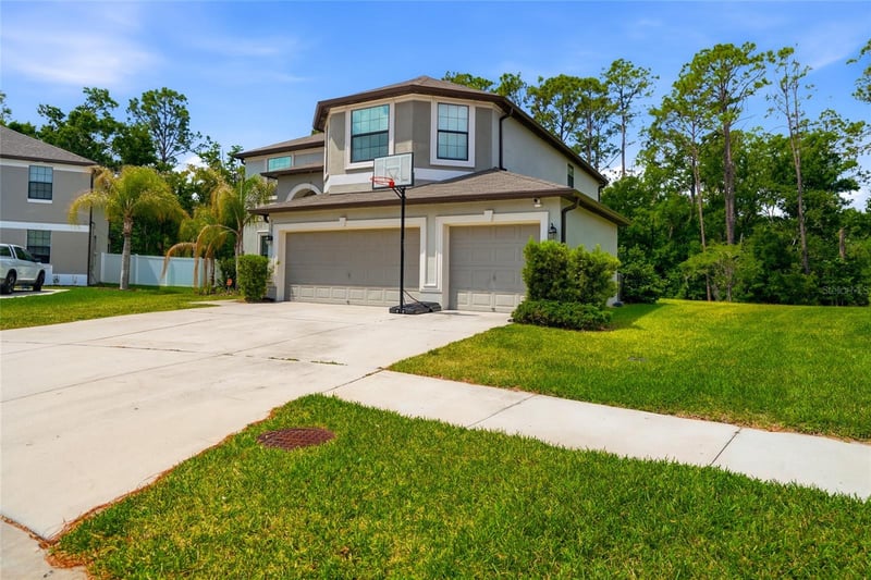 6563 Paden Wheel St, Zephyrhills, FL 33541
