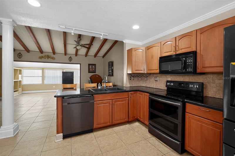 1406 Haven BEND, Tampa, FL 33613