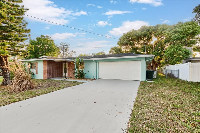 1248 Lazy Lake Rd, Dunedin, FL 34698