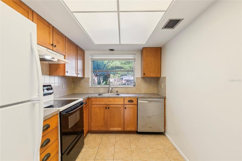 1248 Lazy Lake Rd, Dunedin, FL 34698