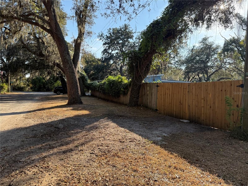 Lakeside Dr, Brandon, FL 33510