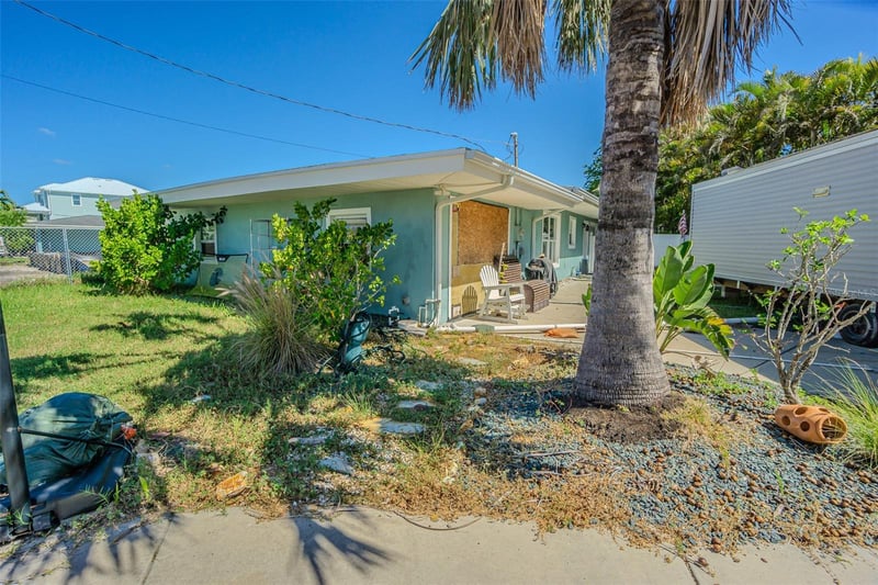 16101 4th St, Redington Beach, FL 33708