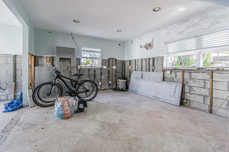 16101 4th St, Redington Beach, FL 33708