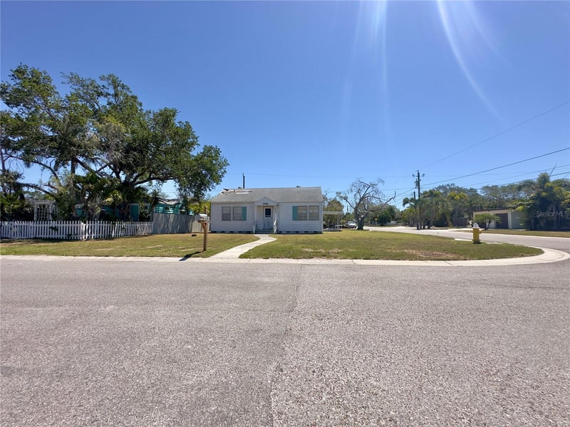 3050 Dupont St, Gulfport, FL 33707