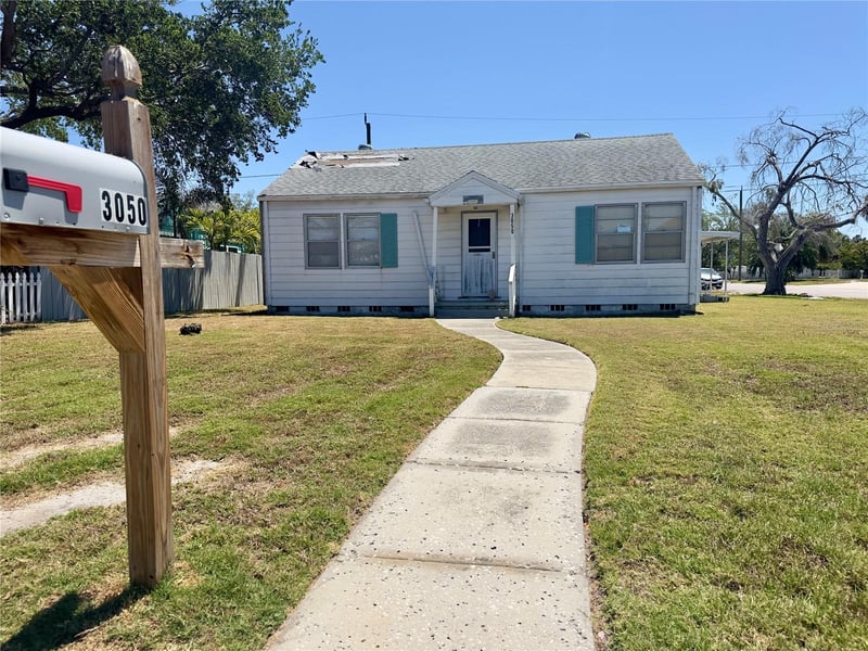 3050 Dupont St, Gulfport, FL 33707