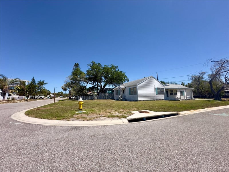 3050 Dupont St, Gulfport, FL 33707