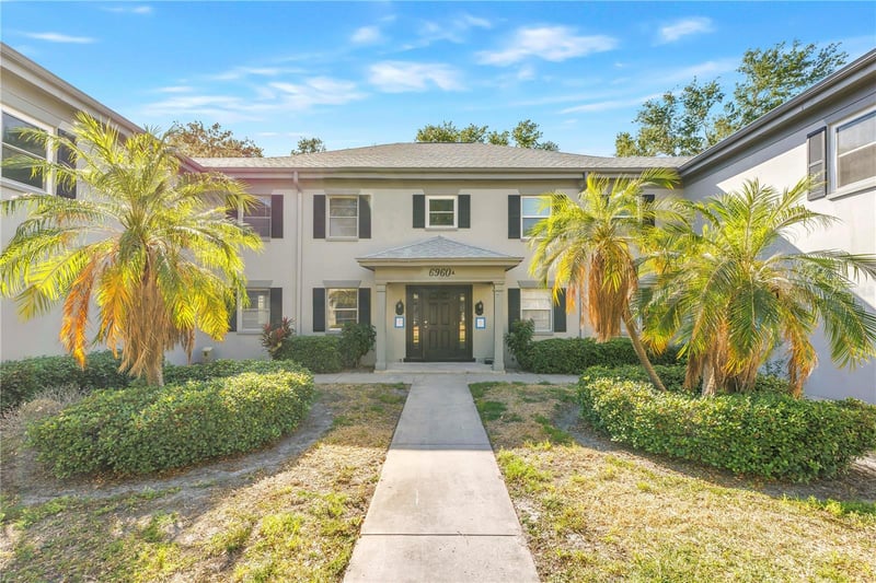 6960 Sunset Dr #1B, South Pasadena, FL 33707