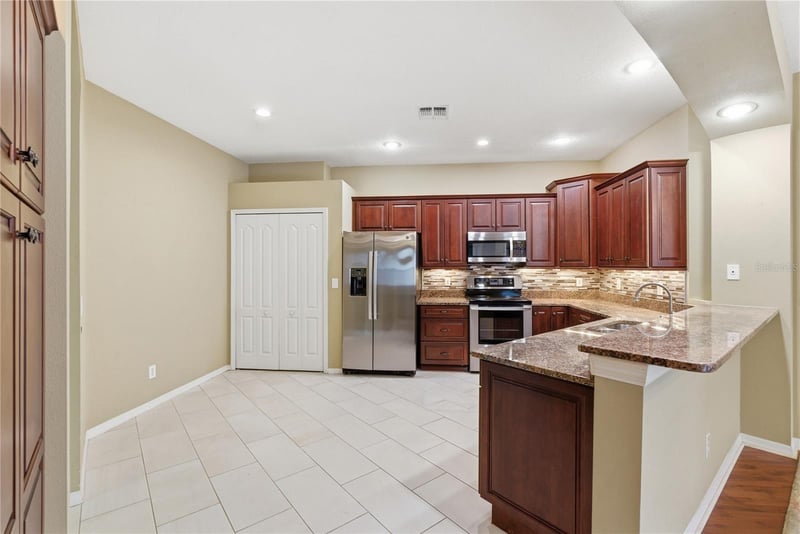 30442 Lettingwell Cir, Wesley Chapel, FL 33543