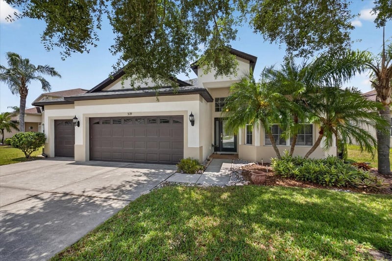 3139 Donington Castle Ln, Land O Lakes, FL 34638
