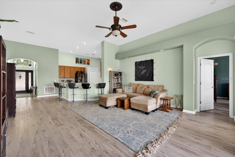 3139 Donington Castle Ln, Land O Lakes, FL 34638