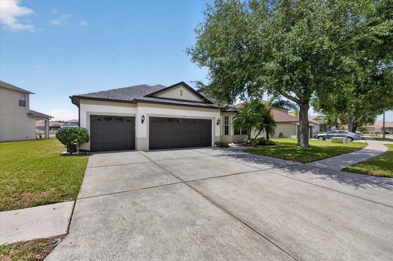 3139 Donington Castle Ln, Land O Lakes, FL 34638