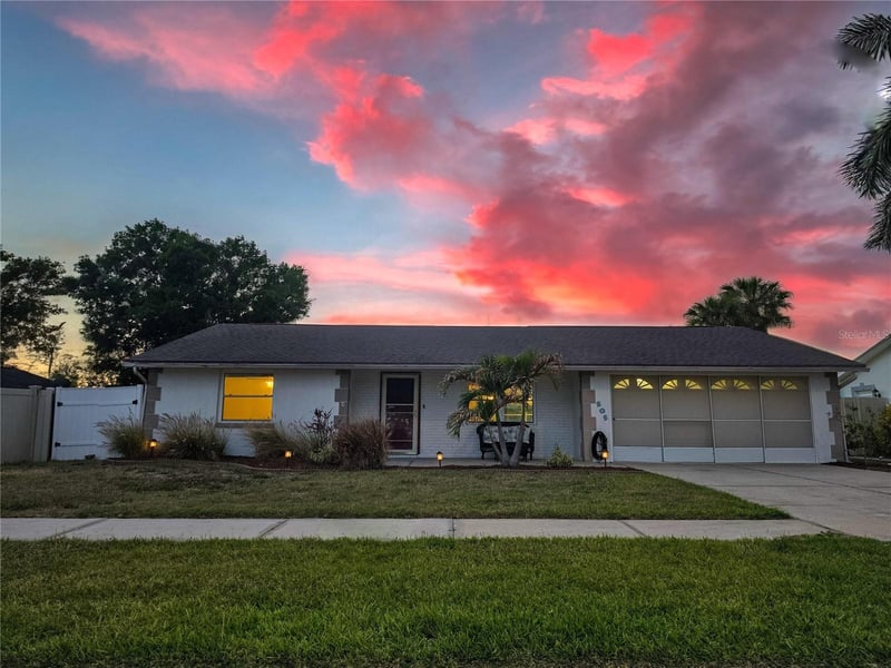 505 Red Mangrove Ln, Apollo Beach, FL 33572