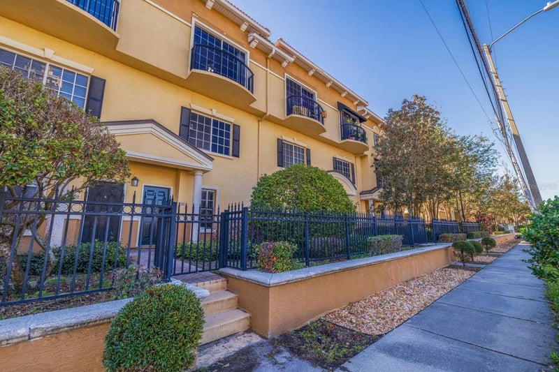 5252 Kennedy Blvd, Tampa, FL 33609