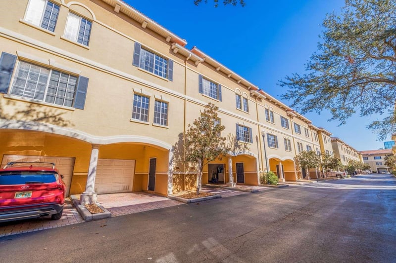 5252 Kennedy Blvd, Tampa, FL 33609