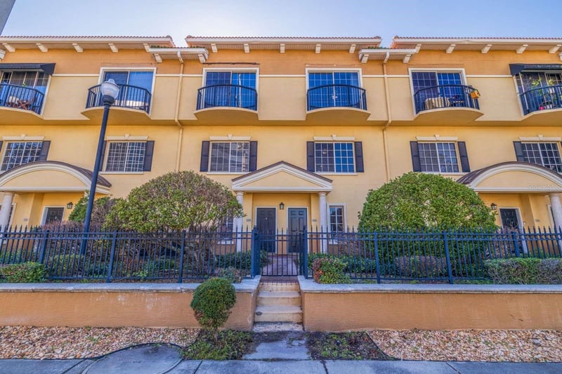 5252 Kennedy Blvd, Tampa, FL 33609