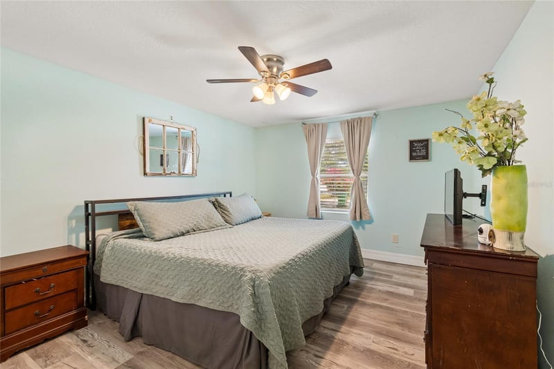 111 Grapefruit Cir, Clearwater, FL 33763