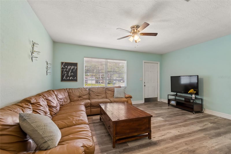 111 Grapefruit Cir, Clearwater, FL 33763
