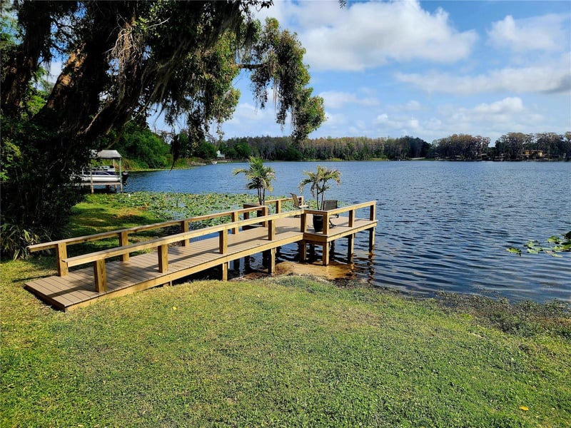 3402 Ellenwood Ln, Tampa, FL 33618