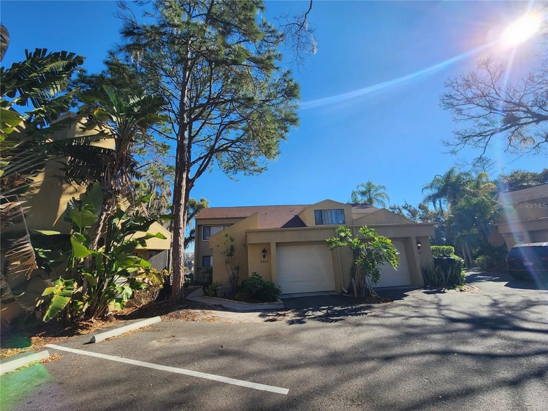 3402 Ellenwood Ln, Tampa, FL 33618