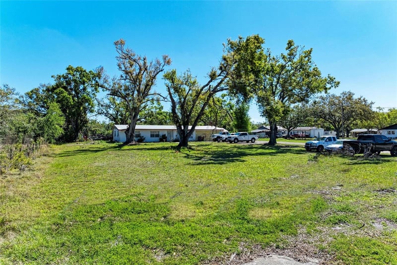 4007 45th St, Bradenton, FL 34208