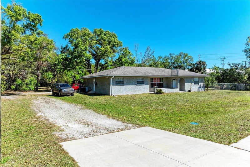 4007 45th St, Bradenton, FL 34208